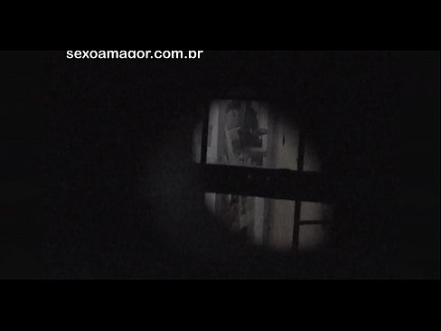 ❤️ Блонді таємно знімає на відео сусідський вуайерист, прихований за порожнистими цеглами ️ Домашнє порно у нас uk.123sex.ru ❌